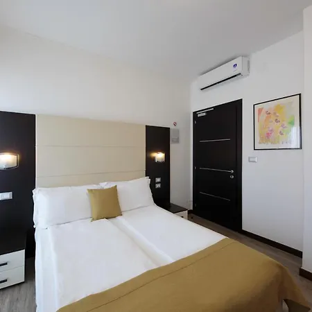 Hotell Bristol 3*