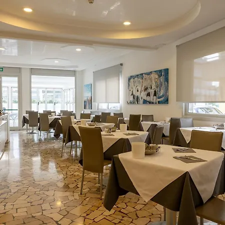 Hotell Bristol 3*