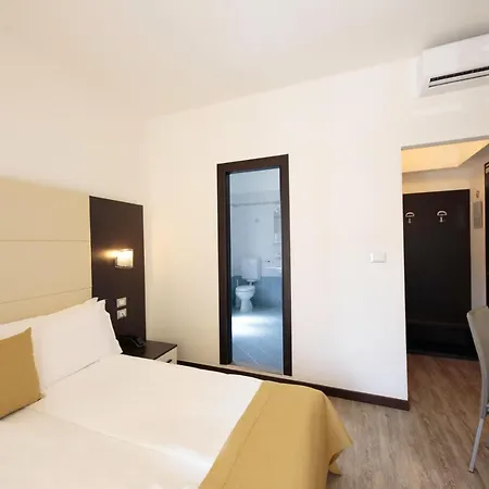 Bristol 3* كاوْرلي