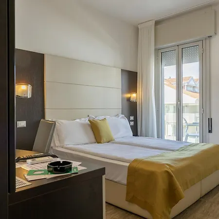 Bristol Hotel 3*