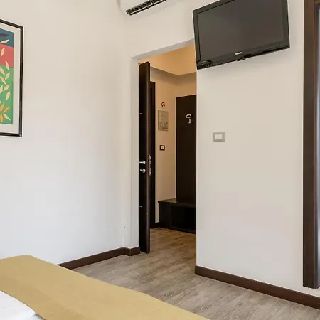 Bristol Hotel 3*