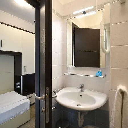 Bristol Hotel 3*