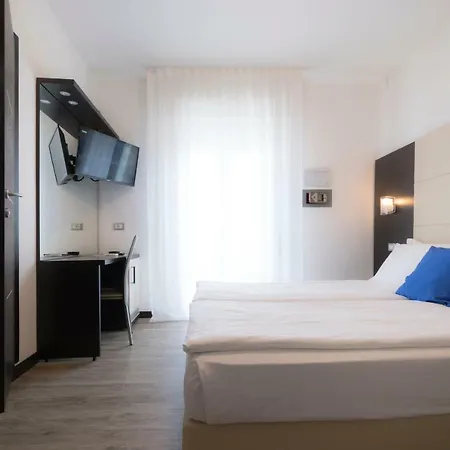 Bristol Hotel 3*